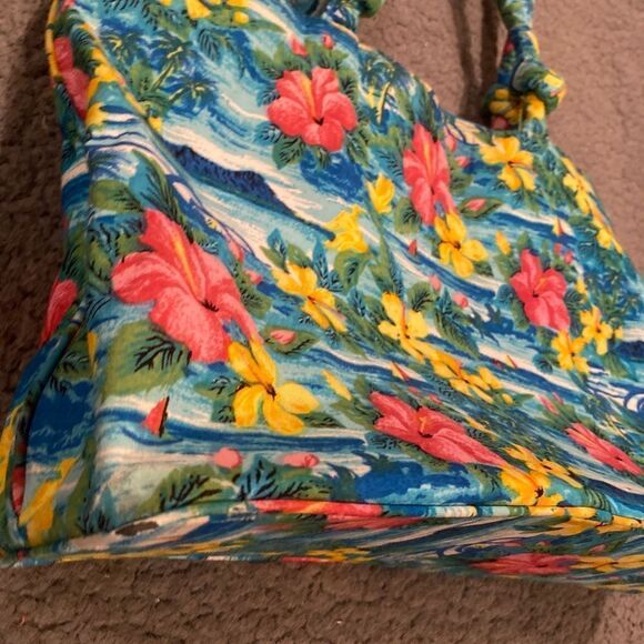 Hawaiian Tote - Picture 3 of 10